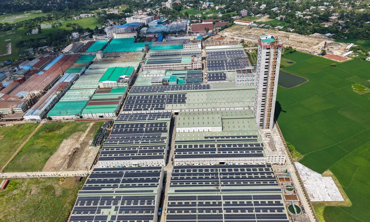 Cum se dimensionează un sistem fotovoltaic pentru o hală industrială